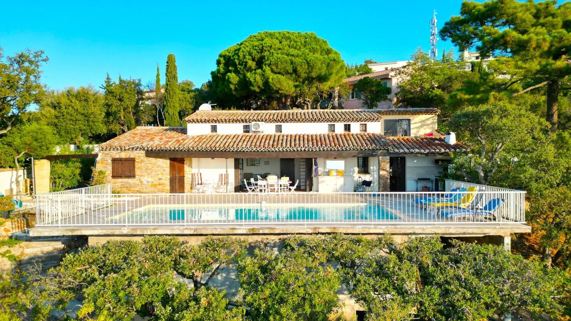 Villa Crystal River, Piscine Privee & Vue Mer Sur Golfe De Saint Tropez Les Issambres 0*,  Franciaország